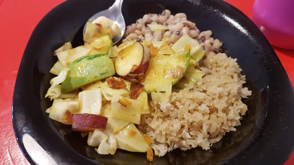 Como Perder Gordura e Ganhar Massa Muscular ao Mesmo Tempo: Guia Completo 1 Arroz integral batata doce quinoa e aveia