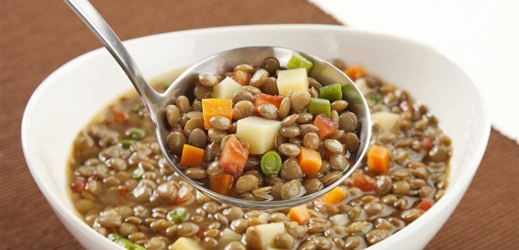 21 Alimentos que Ajudam a Emagrecer com Saúde 1 lentilha com legumes