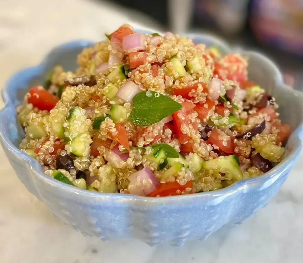 Alimentos Ricos em Fibras: Veja Quais Opções Incluir na Dieta para Melhorar Sua Saúde 20 salada de quinoa simples