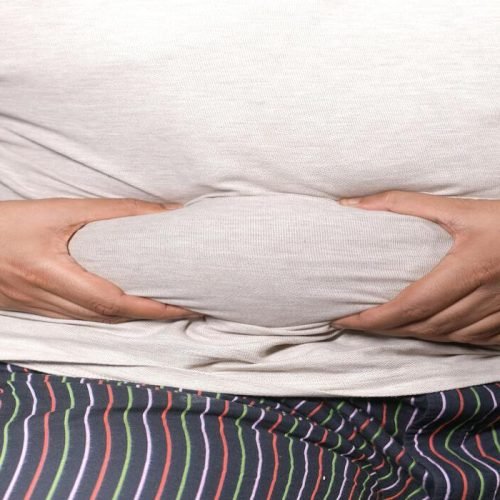 Como ter uma barriga chapada: 5 alimentos que você deve evitar para secar a gordura abdominal